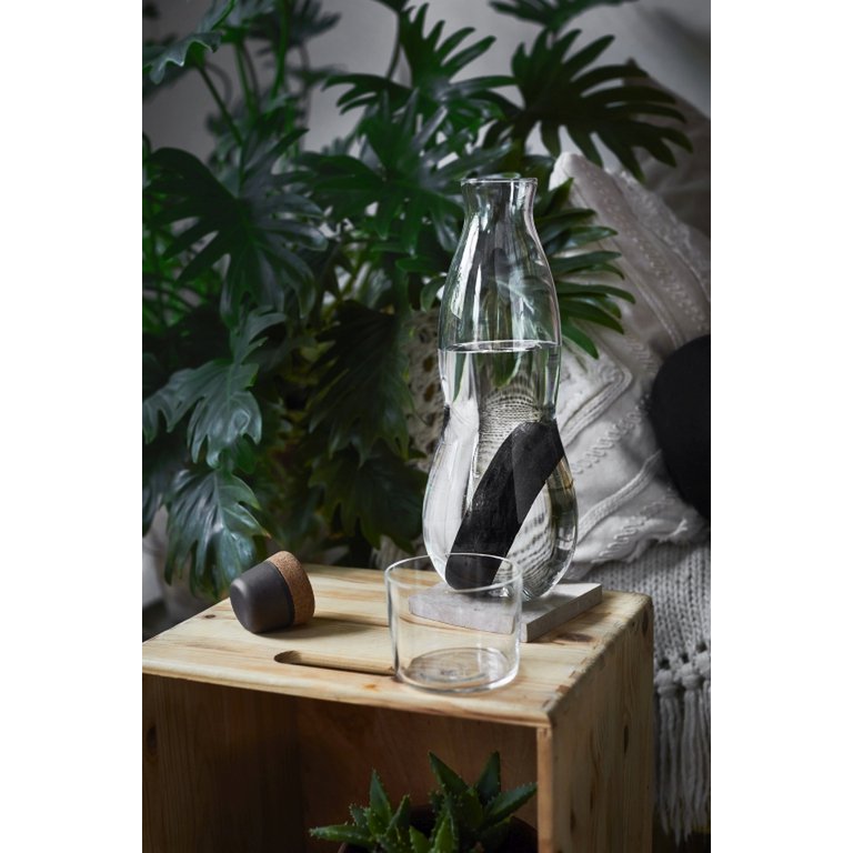 Black+Blum Karaf 1,1L – Handgeblazen Glas & Binchotan Houtskoolfilter